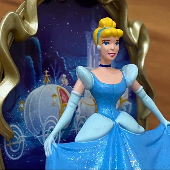 Vintage 1997 DISNEY Hallmark Cinderella Christmas Tree Ornament - Picture 12 of 15